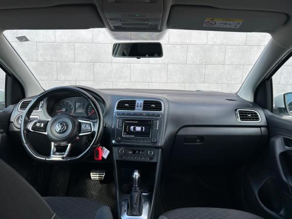 Volkswagen Polo V Рестайлинг с пробегом 2018 года, цена 1 490 000 рублей, 88304 км, седан, Автокод Объявления
