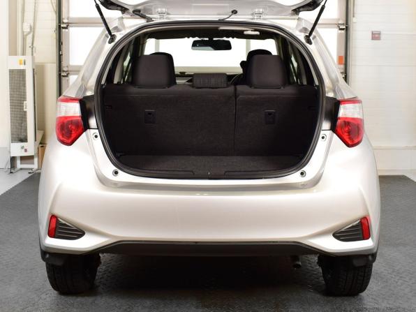 Toyota Vitz III (XP130) Рестайлинг 2 с пробегом 2017 года, цена 1 199 997 рублей, 62540 км, хэтчбек, Автокод Объявления
