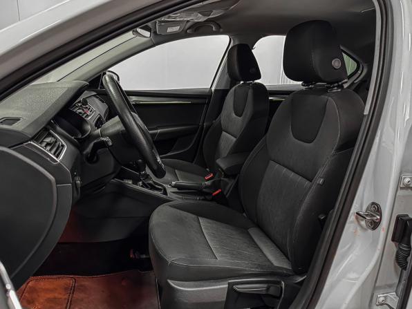 Skoda Octavia III (A7) Рестайлинг с пробегом 2018 года, цена 2 389 000 рублей, 73947 км, лифтбек, Автокод Объявления