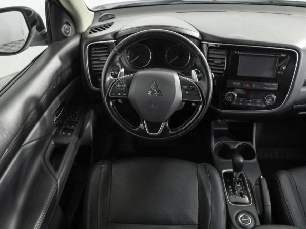 Mitsubishi Outlander III Рестайлинг 2 с пробегом 2015 года, цена 1 849 000 рублей, 142797 км, внедорожник, Автокод Объявления