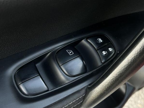 Nissan Qashqai II с пробегом 2014 года, цена 1 540 000 рублей, 156212 км, внедорожник, Автокод Объявления