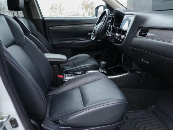 Mitsubishi Outlander III Рестайлинг 3 с пробегом 2021 года, цена 2 770 000 рублей, 97153 км, внедорожник, Автокод Объявления