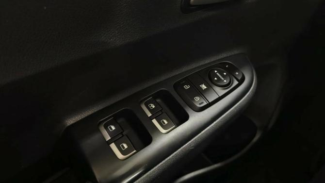 Kia Rio IV Рестайлинг с пробегом 2021 года, цена 1 828 000 рублей, 52000 км, хэтчбек, Автокод Объявления