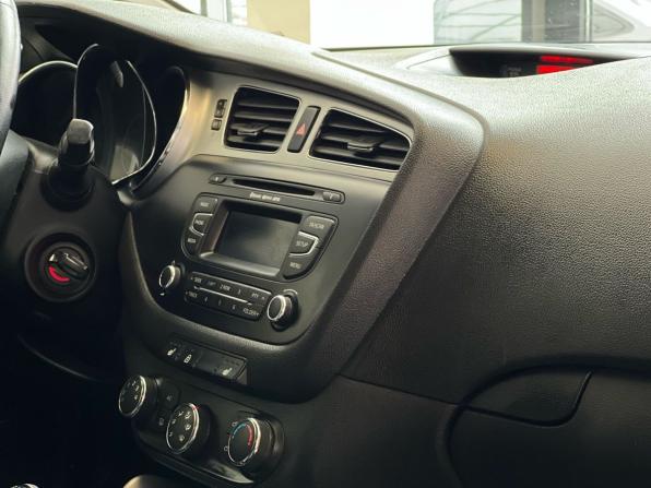Kia Ceed II с пробегом 2013 года, цена 999 000 рублей, 213000 км, универсал, Автокод Объявления