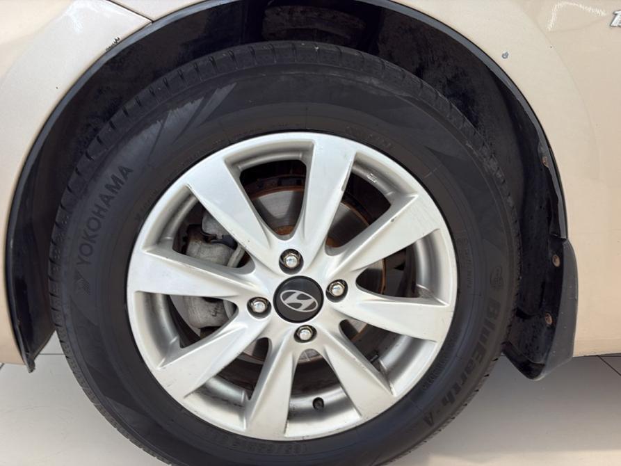 Hyundai Solaris I Омск  - изображение 8