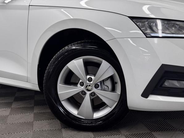 Skoda Octavia IV (A8) с пробегом 2021 года, цена 2 199 000 рублей, 133297 км, лифтбек, Автокод Объявления