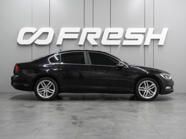 Volkswagen Passat B8 с пробегом 2017 года, цена 1 674 000 рублей, 193730 км, седан, Автокод Объявления