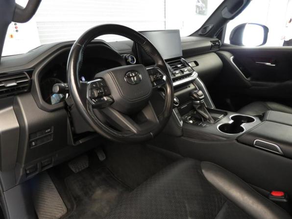 Toyota Land Cruiser 300 Series с пробегом 2022 года, цена 8 400 000 рублей, 171129 км, внедорожник, Автокод Объявления