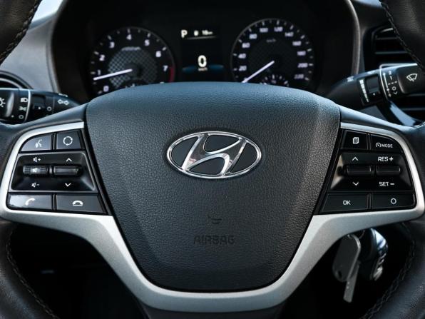 Hyundai Solaris II Рестайлинг с пробегом 2021 года, цена 1 799 000 рублей, 66334 км, седан, Автокод Объявления