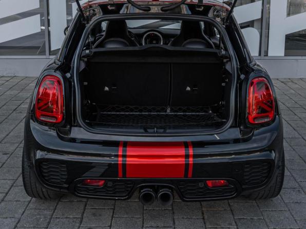 Mini Hatch III (F55/F56) с пробегом 2017 года, цена 1 840 000 рублей, 162300 км, хэтчбек, Автокод Объявления