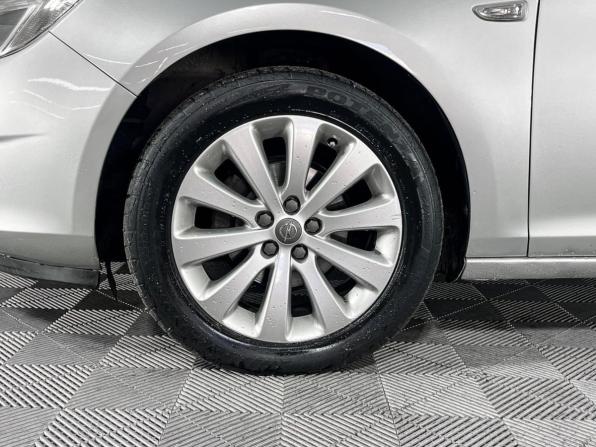 Opel Astra J с пробегом 2011 года, цена 576 800 рублей, 236813 км, хэтчбек, Автокод Объявления