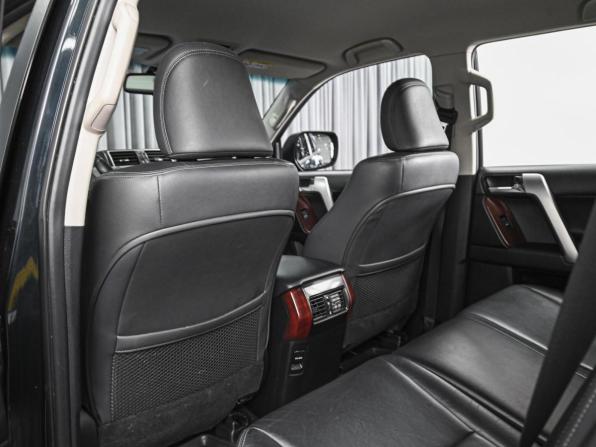 Toyota Land Cruiser Prado 150 Series Рестайлинг 1 с пробегом 2013 года, цена 3 640 000 рублей, 282400 км, внедорожник, Автокод Объявления
