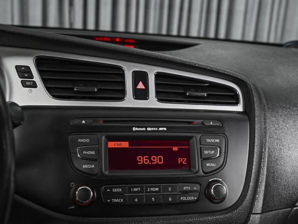 Kia Ceed II с пробегом 2015 года, цена 1 080 000 рублей, 138653 км, хэтчбек, Автокод Объявления