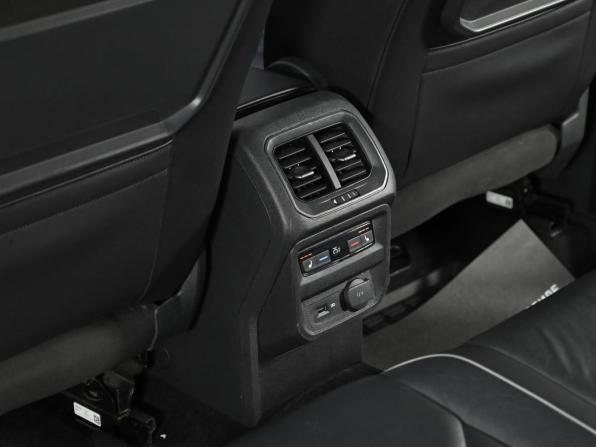 Volkswagen Tiguan II с пробегом 2019 года, цена 2 649 000 рублей, 72000 км, внедорожник, Автокод Объявления