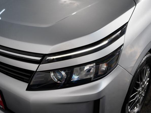 Toyota Voxy III (R80) Рестайлинг с пробегом 2017 года, цена 1 825 000 рублей, 133792 км, минивэн, Автокод Объявления