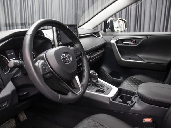 Toyota RAV4 V (XA50) с пробегом 2021 года, цена 3 549 000 рублей, 30661 км, внедорожник, Автокод Объявления