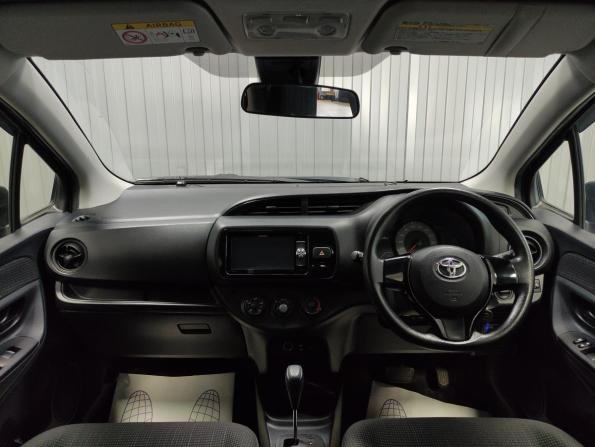 Toyota Vitz III (XP130) Рестайлинг 2 с пробегом 2017 года, цена 810 000 рублей, 105850 км, хэтчбек, Автокод Объявления