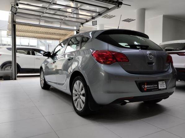 Opel Astra J с пробегом 2011 года, цена 780 000 рублей, 146953 км, хэтчбек, Автокод Объявления