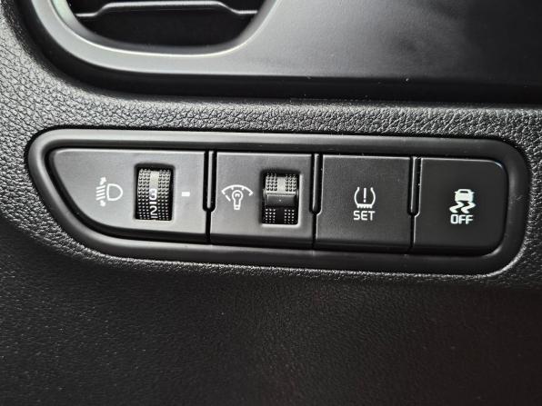 Kia Rio IV Рестайлинг с пробегом 2021 года, цена 1 599 000 рублей, 99709 км, седан, Автокод Объявления
