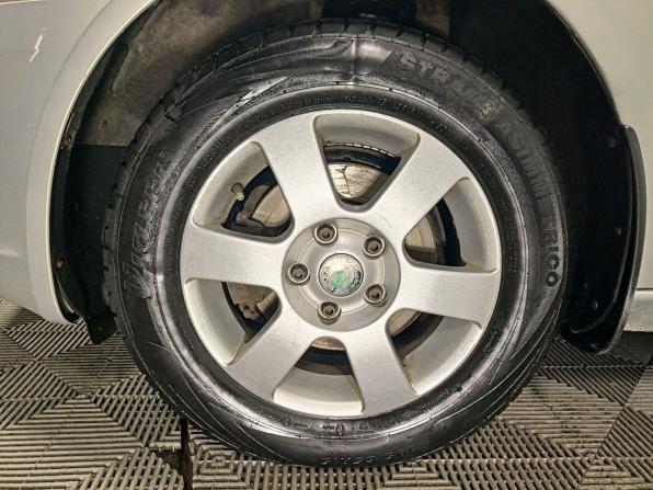 Skoda Octavia II (A5) Рестайлинг с пробегом 2013 года, цена 831 000 рублей, 185000 км, лифтбек, Автокод Объявления
