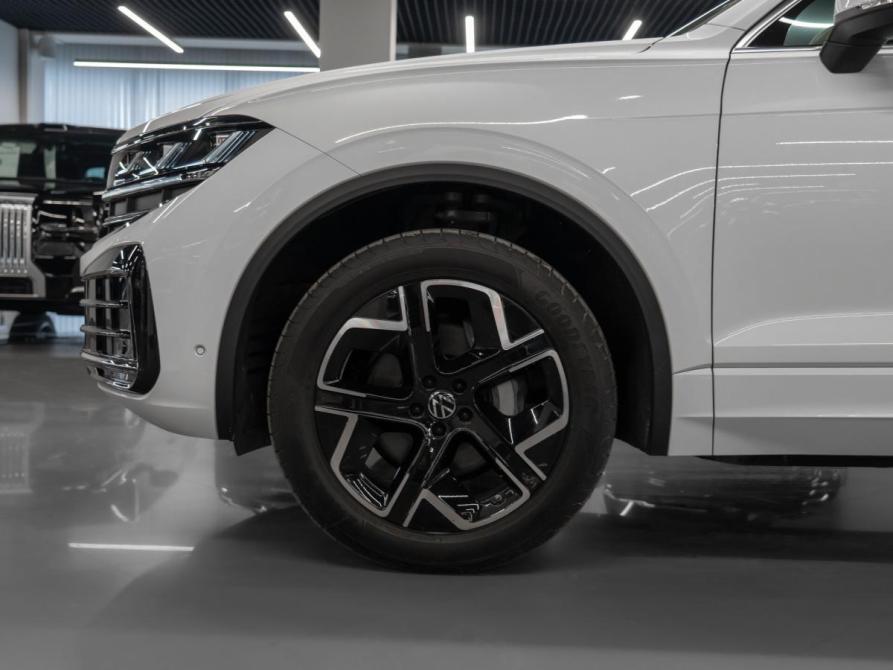 Volkswagen Touareg III Рестайлинг Москва  - изображение 29