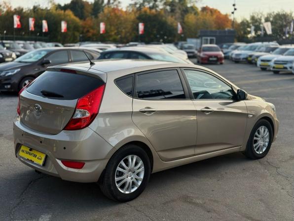 Hyundai Solaris I с пробегом 2011 года, цена 699 000 рублей, 173207 км, хэтчбек, Автокод Объявления
