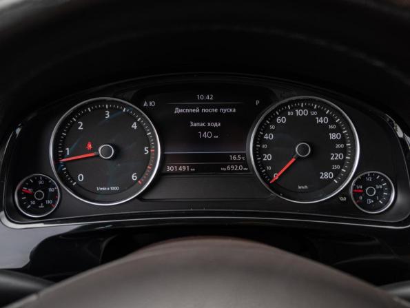 Volkswagen Touareg II с пробегом 2011 года, цена 2 150 000 рублей, 301491 км, внедорожник, Автокод Объявления