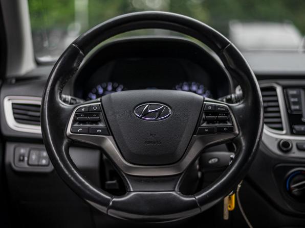 Hyundai Solaris II с пробегом 2019 года, цена 1 015 000 рублей, 144680 км, седан, Автокод Объявления