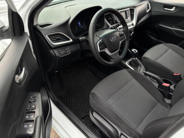 Hyundai Solaris II с пробегом 2017 года, цена 950 000 рублей, 144676 км, седан, Автокод Объявления