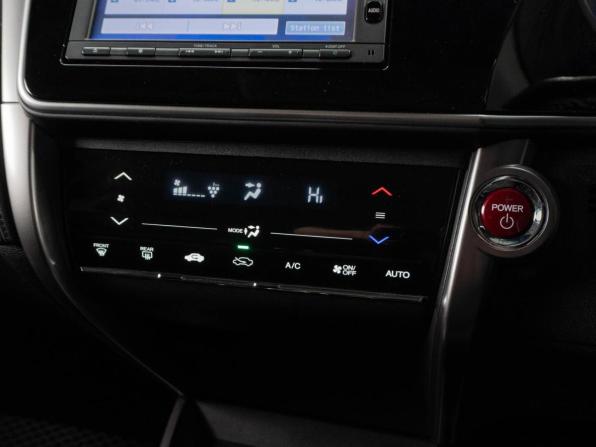 Honda Grace I с пробегом 2016 года, цена 1 279 000 рублей, 57407 км, седан, Автокод Объявления