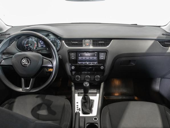 Skoda Octavia III (A7) Рестайлинг с пробегом 2019 года, цена 1 869 458 рублей, 84829 км, лифтбек, Автокод Объявления