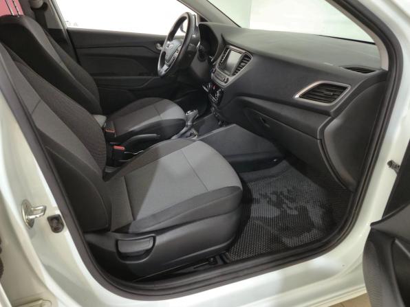 Hyundai Solaris II с пробегом 2018 года, цена 1 490 000 рублей, 56547 км, седан, Автокод Объявления