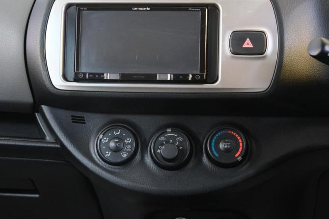 Toyota Vitz III (XP130) Рестайлинг с пробегом 2016 года, цена 1 149 000 рублей, 87000 км, хэтчбек, Автокод Объявления