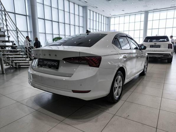 Skoda Octavia IV (A8) с пробегом 2021 года, цена 2 230 000 рублей, 114811 км, лифтбек, Автокод Объявления