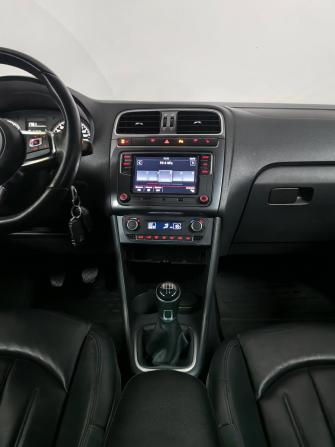 Volkswagen Polo V Рестайлинг с пробегом 2019 года, цена 922 000 рублей, 207445 км, седан, Автокод Объявления