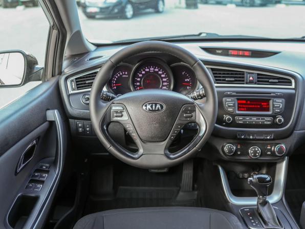 Kia Ceed II Рестайлинг с пробегом 2017 года, цена 1 349 000 рублей, 171609 км, универсал, Автокод Объявления
