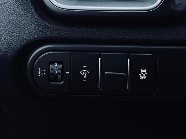 Kia Ceed III с пробегом 2019 года, цена 1 640 000 рублей, 136000 км, хэтчбек, Автокод Объявления