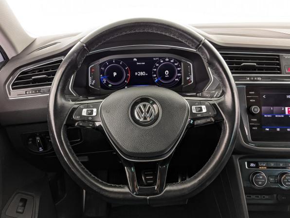 Volkswagen Tiguan II с пробегом 2020 года, цена 2 600 000 рублей, 46720 км, внедорожник, Автокод Объявления