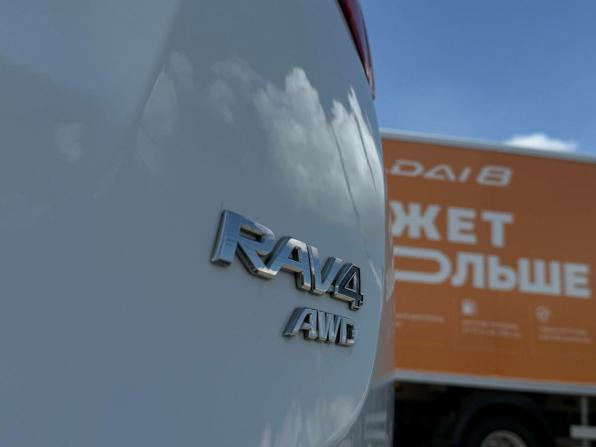 Toyota RAV4 IV (XA40) с пробегом 2015 года, цена 2 350 000 рублей, 114000 км, внедорожник, Автокод Объявления