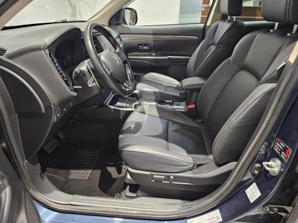 Mitsubishi Outlander III Рестайлинг 3 с пробегом 2018 года, цена 2 499 000 рублей, 108125 км, внедорожник, Автокод Объявления
