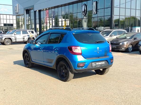 Renault Sandero II с пробегом 2018 года, цена 890 000 рублей, 185000 км, хэтчбек, Автокод Объявления