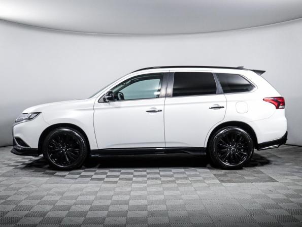 Mitsubishi Outlander III Рестайлинг 3 с пробегом 2022 года, цена 3 699 000 рублей, 8000 км, внедорожник, Автокод Объявления