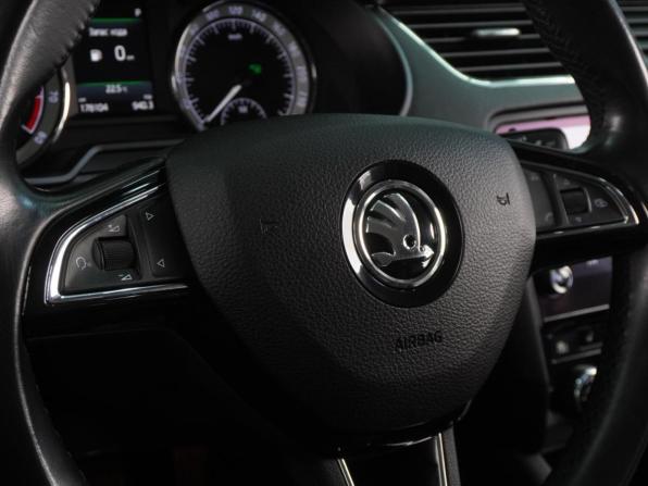 Skoda Octavia III (A7) Рестайлинг с пробегом 2017 года, цена 1 850 000 рублей, 178104 км, лифтбек, Автокод Объявления