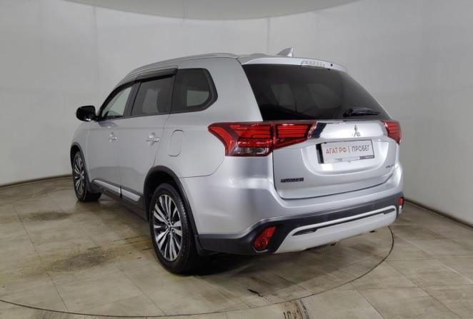 Mitsubishi Outlander III Рестайлинг 2 с пробегом 2018 года, цена 1 870 000 рублей, 235730 км, внедорожник, Автокод Объявления