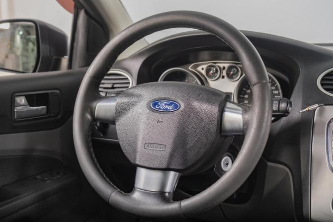 Ford Focus II Рестайлинг с пробегом 2008 года, цена 589 000 рублей, 300000 км, седан, Автокод Объявления