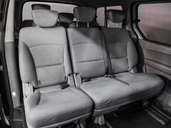 Hyundai H-1 II Рестайлинг 2 с пробегом 2018 года, цена 2 499 000 рублей, 147782 км, минивэн, Автокод Объявления