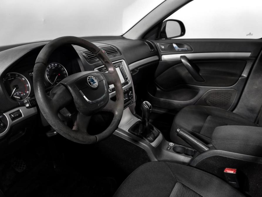 Skoda Octavia II (A5) Рестайлинг Санкт-Петербург  - изображение 9