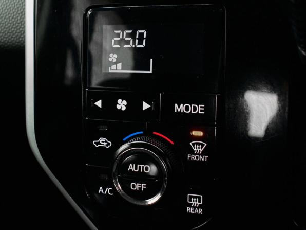 Toyota Roomy I с пробегом 2016 года, цена 1 100 000 рублей, 95272 км, минивэн, Автокод Объявления