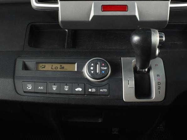 Honda Freed I Рестайлинг с пробегом 2012 года, цена 1 084 995 рублей, 168631 км, компактвэн, Автокод Объявления