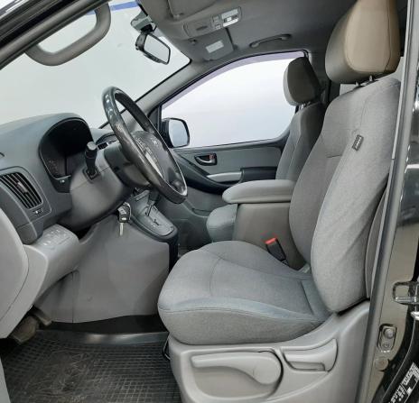 Hyundai H-1 II Рестайлинг 2 с пробегом 2018 года, цена 2 629 000 рублей, 148943 км, минивэн, Автокод Объявления